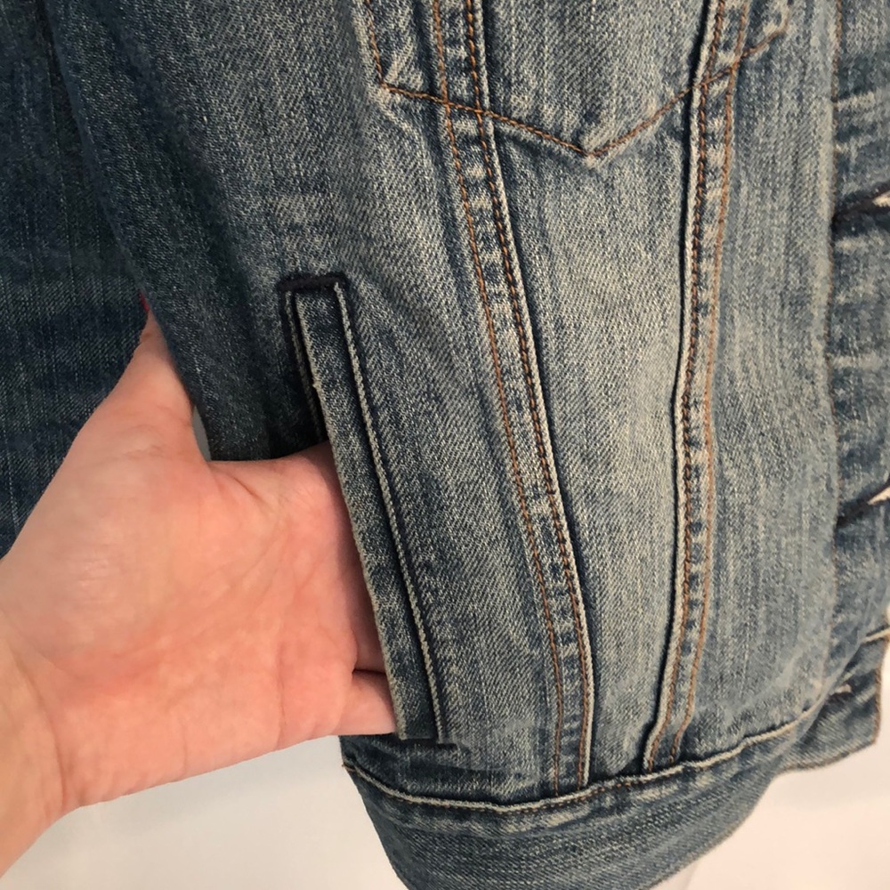 Levi’s Jean Jacket - Picture 6 of 7